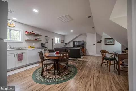 Dining - 454 Pine Grove Rd, Bluemont, VA 20135 photo 5 of 5
