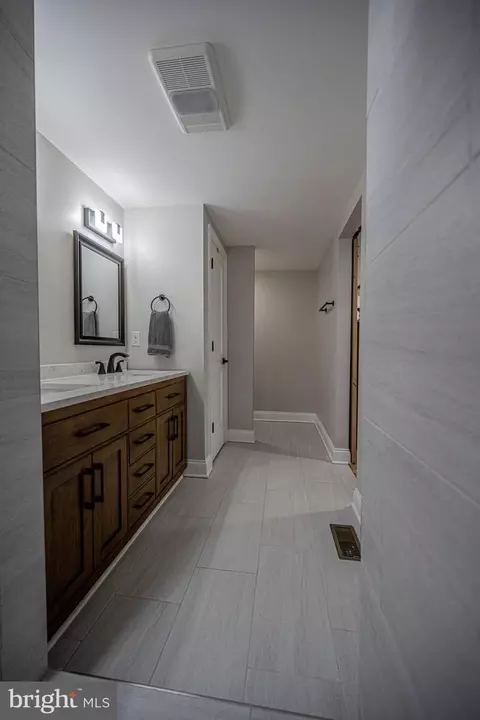 Bath - 454 Pine Grove Rd, Bluemont, VA 20135 photo 3 of 7