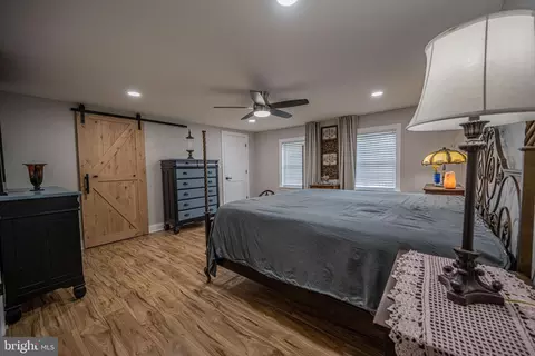 Bedroom - 454 Pine Grove Rd, Bluemont, VA 20135 photo 4 of 8