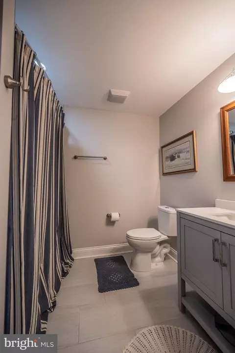 Bath - 454 Pine Grove Rd, Bluemont, VA 20135 photo 5 of 7