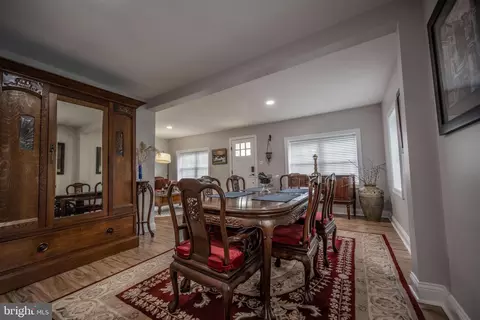 Dining - 454 Pine Grove Rd, Bluemont, VA 20135 photo 2 of 5