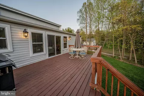 Exterior - 454 Pine Grove Rd, Bluemont, VA 20135 photo 7 of 8