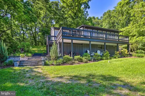 3295 River Rd, Bluemont, VA 20135