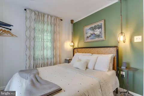 Bedroom - 3295 River Rd, Bluemont, VA 20135 photo 1 of 1