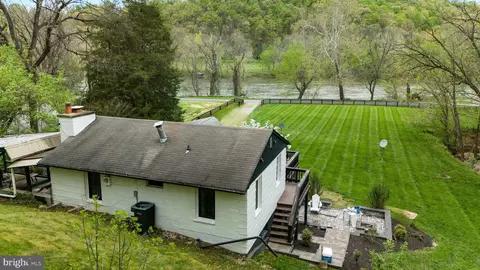 Exterior - 3295 River Rd, Bluemont, VA 20135 photo 12 of 13