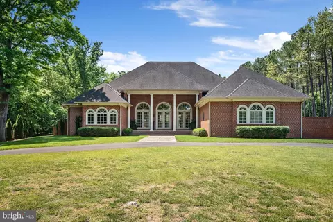 84 Rock Hall Farm Ln, Berryville, VA 22611
