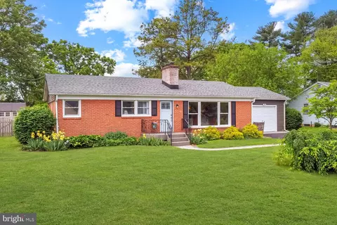 110 Battletown Dr, Berryville, VA 22611