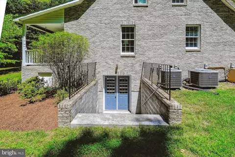 326 Easy Ln, Bluemont, VA 20135 photo 14