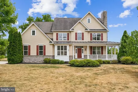104 Hermitage Blvd, Berryville, VA 22611