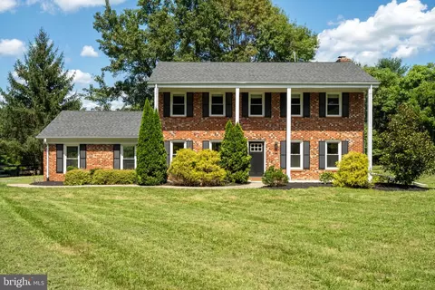 459 Burch Ln, Boyce, VA 22620