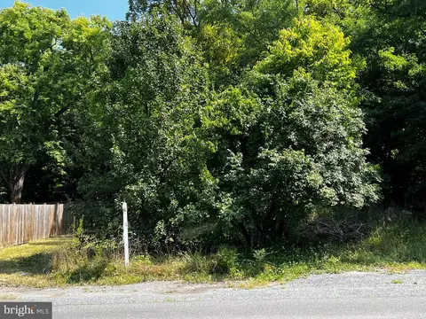 E Main, Boyce, VA 22620