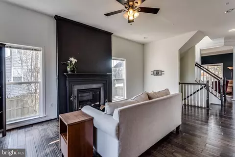 Living - 317 Hopkins Dr, Boyce, VA 22620 photo 2 of 3