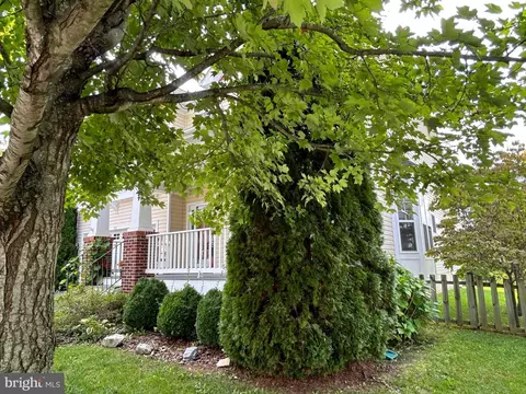 Exterior - 121 Roseville Ct, Boyce, VA 22620 photo 2 of 21