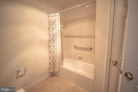 Bath - 121 Roseville Ct, Boyce, VA 22620 photo 6 of 7