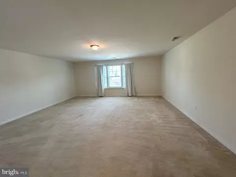 Living - 121 Roseville Ct, Boyce, VA 22620 photo 10 of 12