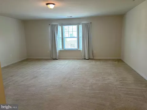 Living - 121 Roseville Ct, Boyce, VA 22620 photo 11 of 12