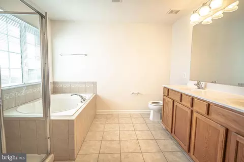 Bath - 121 Roseville Ct, Boyce, VA 22620 photo 2 of 7