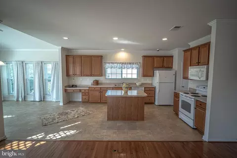 Kitchen - 121 Roseville Ct, Boyce, VA 22620 photo 8 of 8