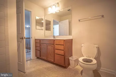 Entry Way - 121 Roseville Ct, Boyce, VA 22620 photo 8 of 10