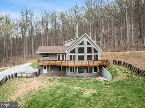 116 Stella Mae Ln, Bluemont, VA 20135