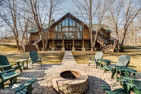 3839 Calmes Neck Ln, Boyce, VA 22620