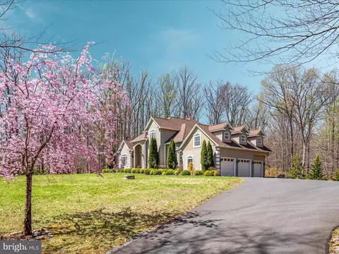Exterior - 460 Solitude Ln, Boyce, VA 22620 photo 7 of 10