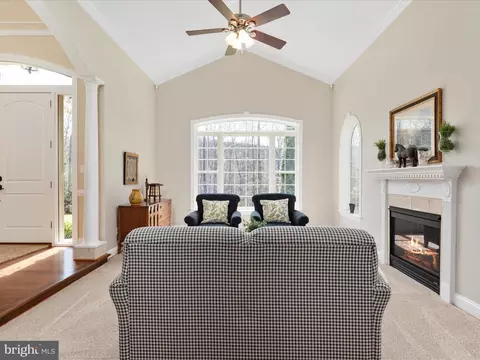 Living - 460 Solitude Ln, Boyce, VA 22620 photo 2 of 6