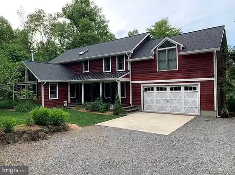 541 Paris Heights Ln, Paris, VA 20130