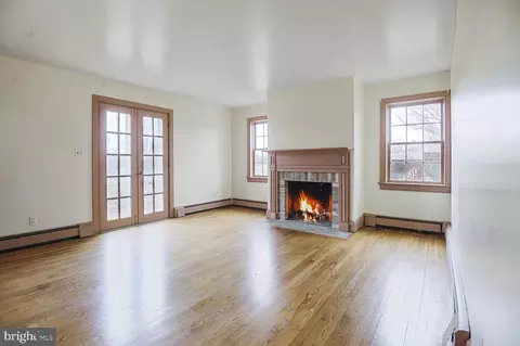 Living - 1600 Briggs Rd, Berryville, VA 22611 photo 4 of 5