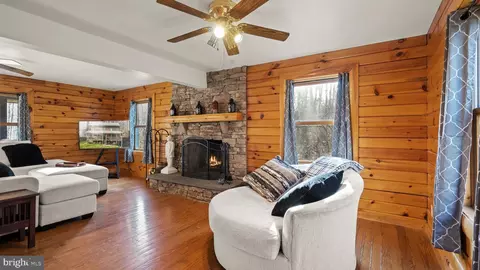 303 Alder Ln, Bluemont, VA 20135