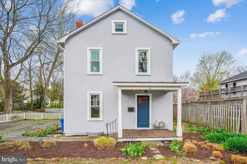 11 Swan Ave, Berryville, VA 22611