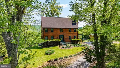 245 River House Ln, Boyce, VA 22620