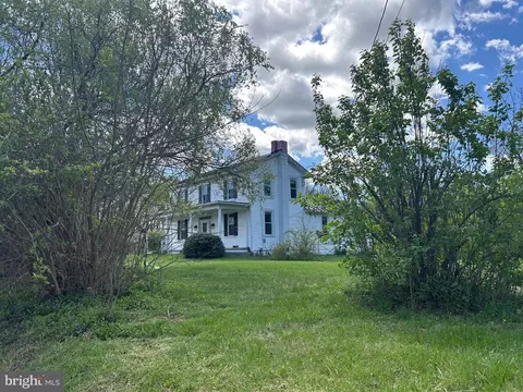 1095 Senseny Rd, Berryville, VA 22611