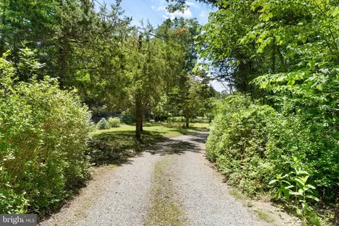 384 Old Ferry Ln, Bluemont, VA 20135 photo 14