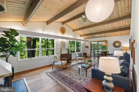 384 Old Ferry Ln, Bluemont, VA 20135 photo 3