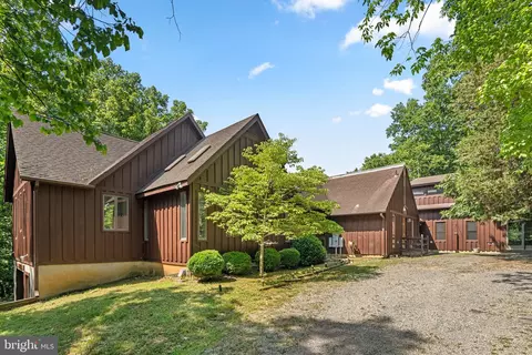 3113 Calmes Neck Ln, Boyce, VA 22620