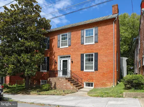 103 N Church St, Berryville, VA 22611