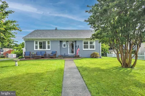 5 Rockcroft Dr, Berryville, VA 22611