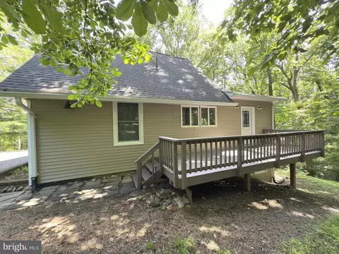 132 Pine Crest Ln, Bluemont, VA 20135