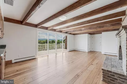 Living - 367 Kennel Rd, Boyce, VA 22620 photo 5 of 9