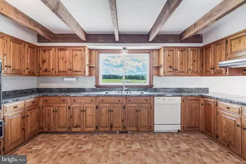 Kitchen - 367 Kennel Rd, Boyce, VA 22620 photo 3 of 4