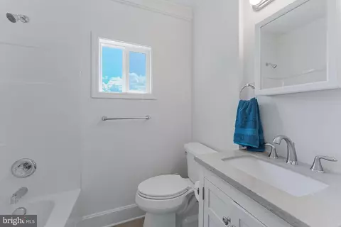 Bath - 367 Kennel Rd, Boyce, VA 22620 photo 1 of 6