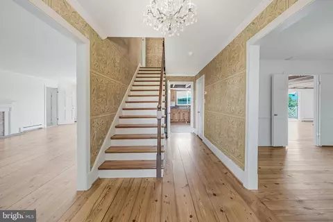 Entry Way - 367 Kennel Rd, Boyce, VA 22620 photo 4 of 8