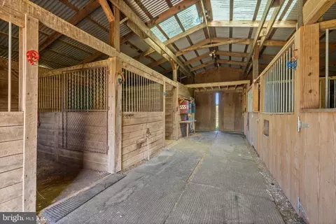 Entry Way - 367 Kennel Rd, Boyce, VA 22620 photo 8 of 8