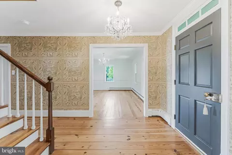 Entry Way - 367 Kennel Rd, Boyce, VA 22620 photo 2 of 8