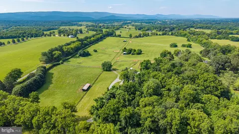 516 Clay Hill Rd, Boyce, VA 22620