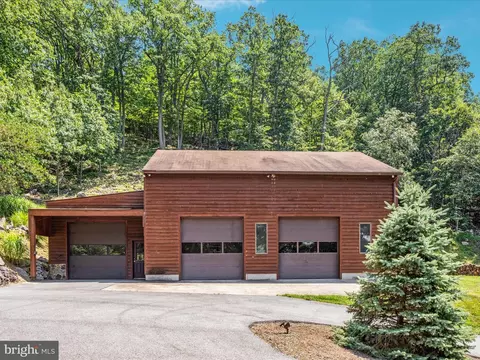Exterior - 4327 Ebenezer Rd, Bluemont, VA 20135 photo 3 of 24