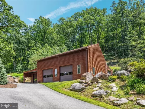 Exterior - 4327 Ebenezer Rd, Bluemont, VA 20135 photo 4 of 24