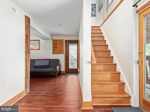 Entry Way - 4327 Ebenezer Rd, Bluemont, VA 20135 photo 2 of 3