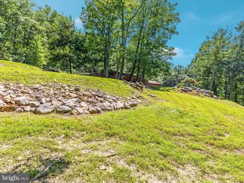 Exterior - 4327 Ebenezer Rd, Bluemont, VA 20135 photo 16 of 24